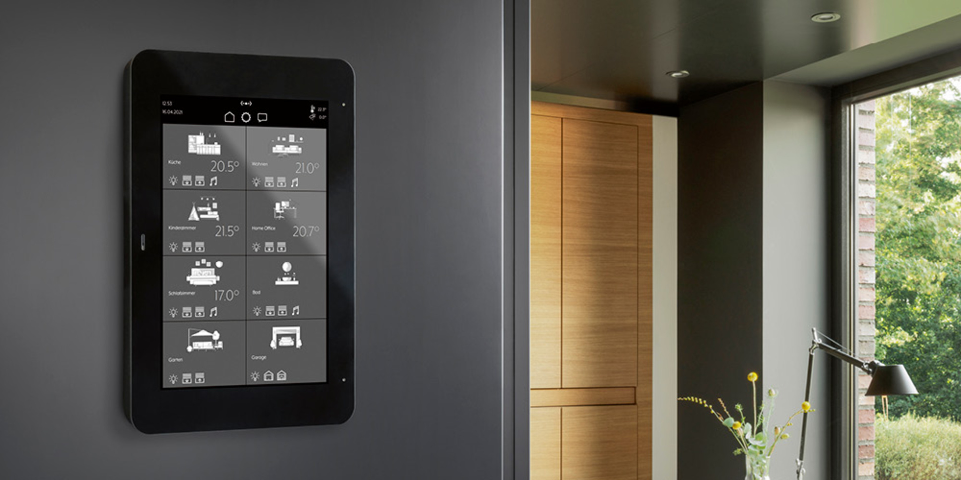 JUNG Smart Panel 8 bei Elektrotechnik Matthias Mahlmeister in Ramsthal